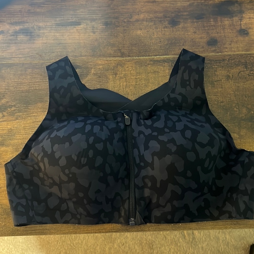 Lululemon Enlite bra
